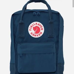 Fjällräven Kånken Mini and Shoulder Pads